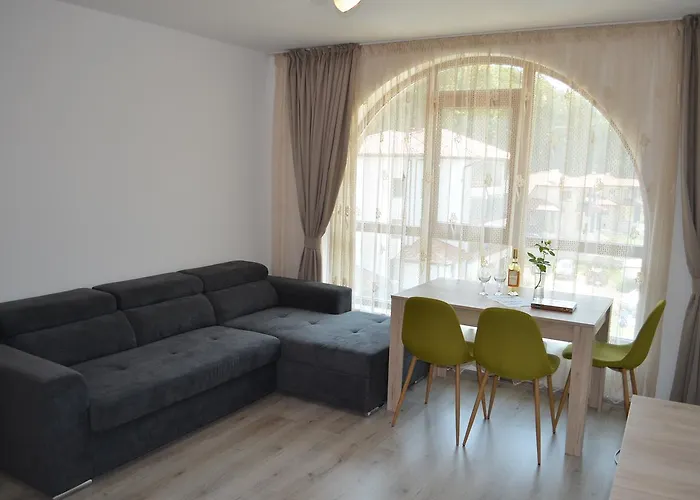 מלון דירות Complex Hunter's 4*