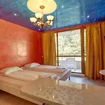 Апартхотел комплекс Hunter's 4*