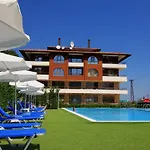 Апартхотел комплекс Hunter's 4*