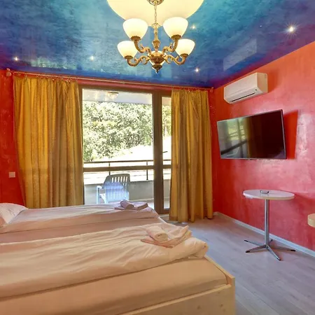Complex Hunter's Aparthotel *
