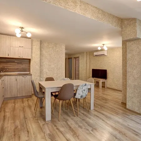 Complex Hunter's Aparthotel *