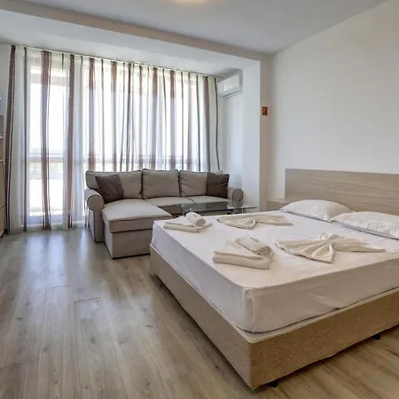 Aparthotel Complex Hunter's