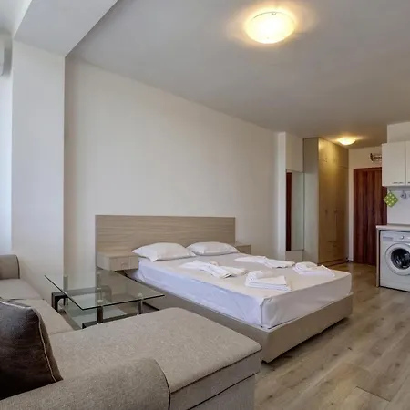 Aparthotel Complex Hunter's Škorpilovci