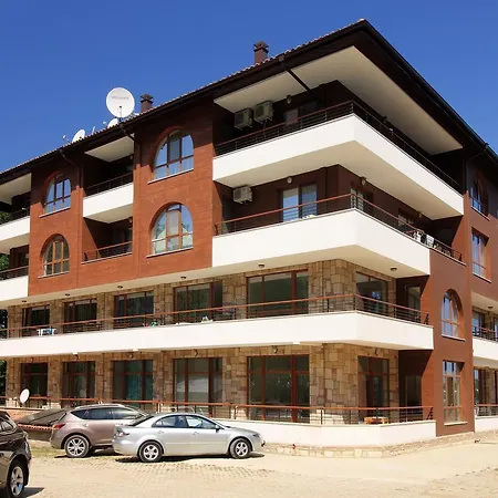 Complex Hunter's Aparthotel *