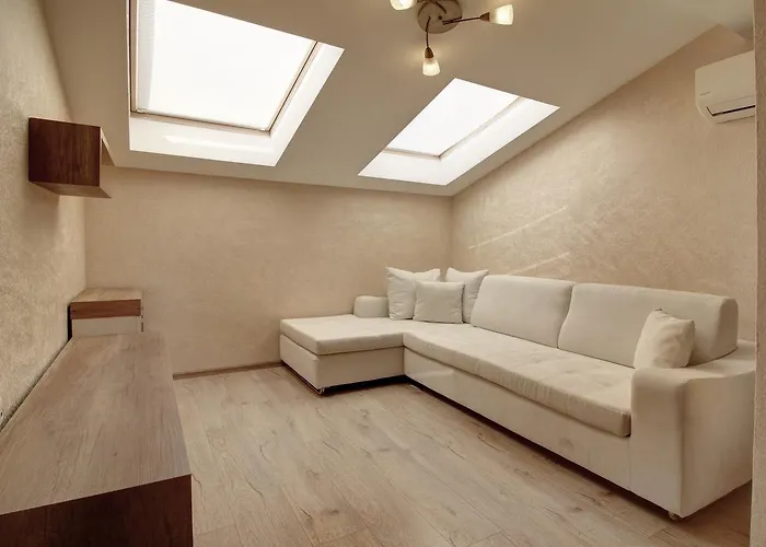 Complex Hunter's Shkorpilovtsi